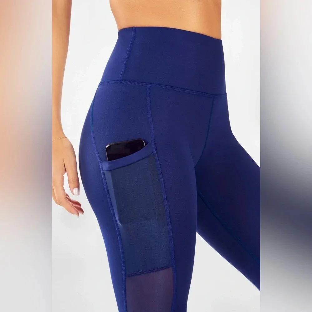 Fabletics On-The-Go PowerHold® High-Waisted Legging Sold Out! - Picture 2 of 4